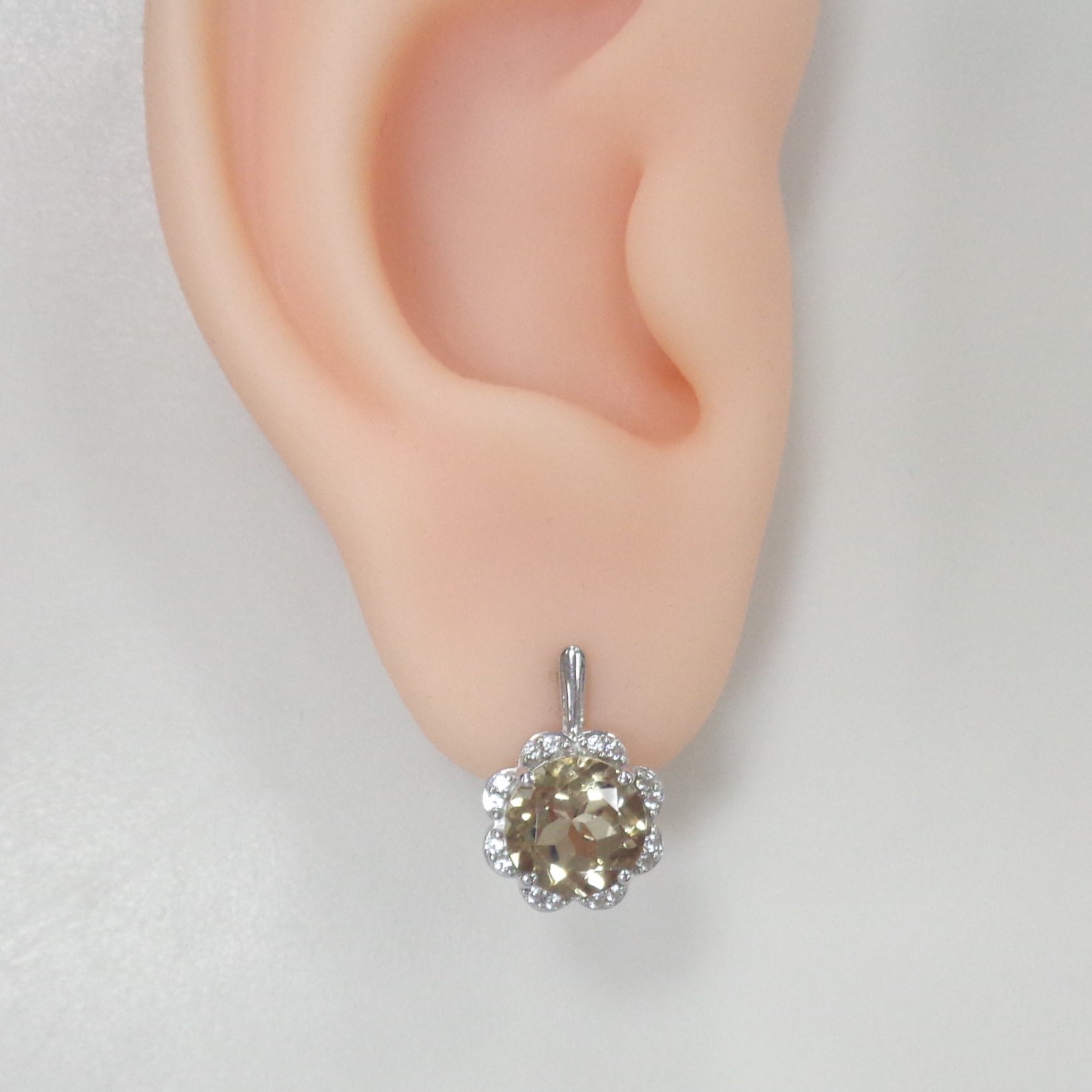 Серебряные серьги с кварцем "Цветы"